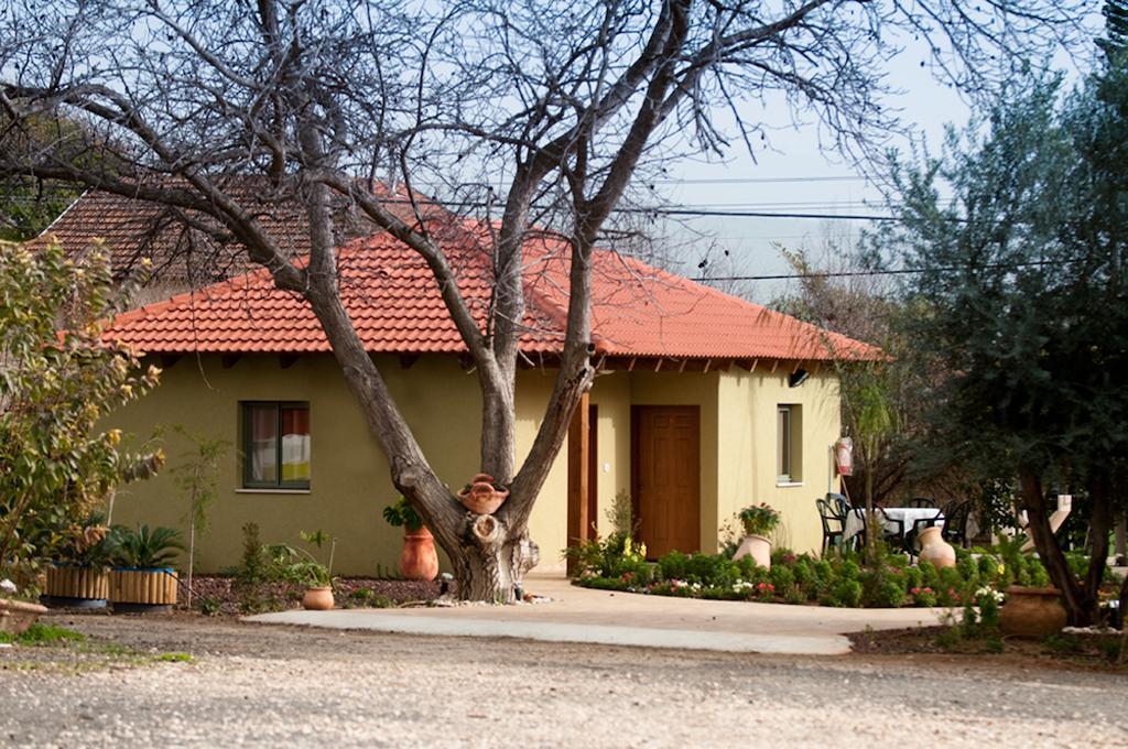 Elimelech Bapardes Villa Sheʼar Yashuv Kültér fotó