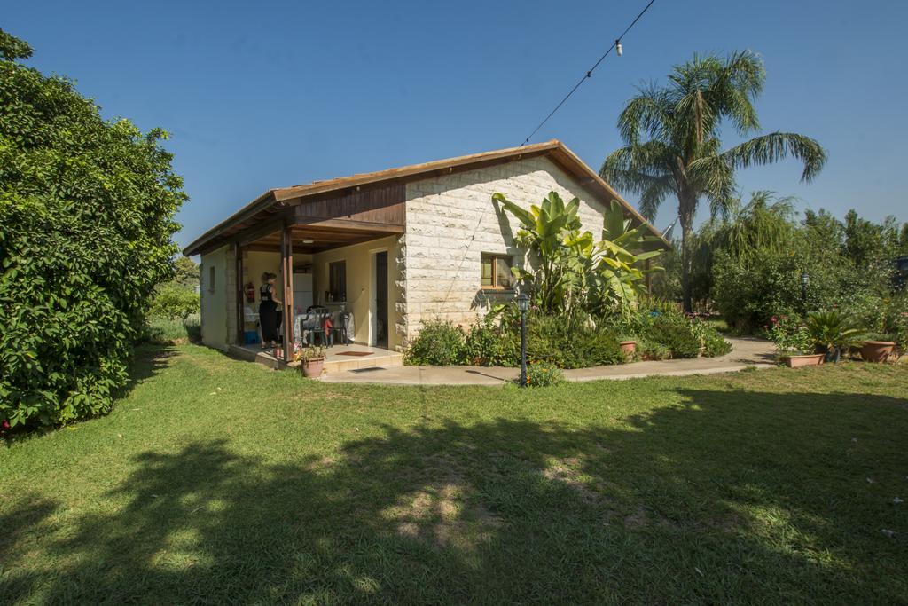 Elimelech Bapardes Villa Sheʼar Yashuv Kültér fotó